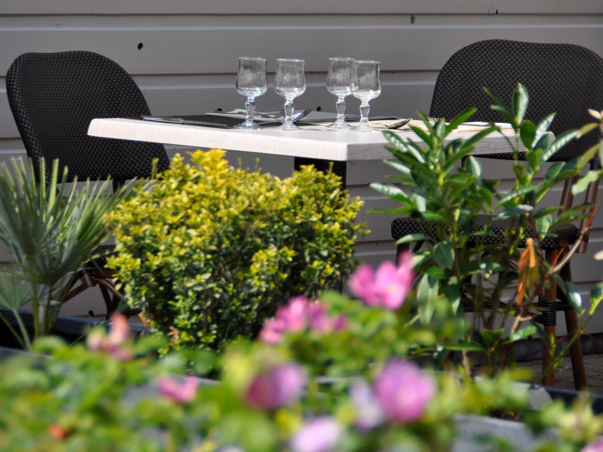 Eden Park Hotel Restaurant Pont-Évêque Buitenkant foto